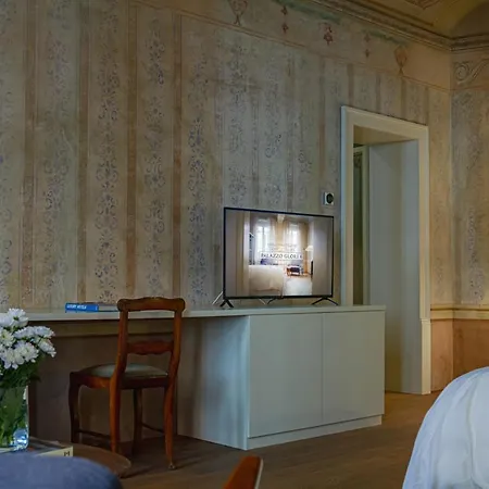 Palazzo Glori 6 *